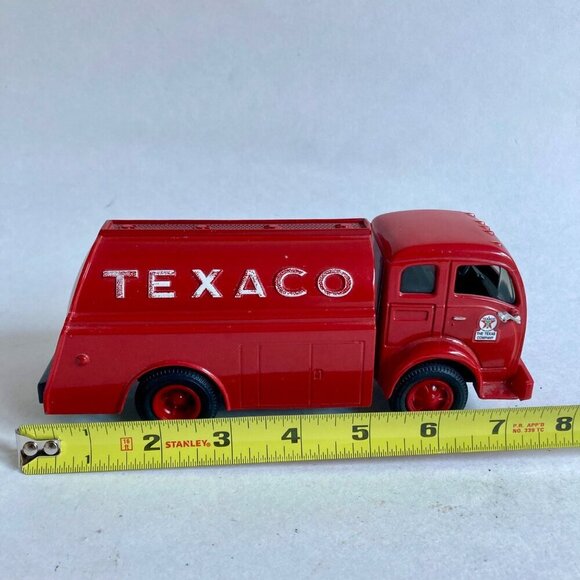 Vintage Ertl Texaco 1949 White Tilt Cab Tank Truck Coin Bank w/ KEY! - Picture 2 of 6